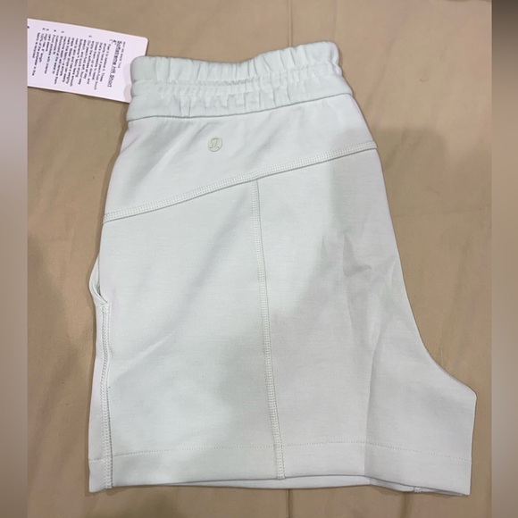 Lululemon Softstreme High-Rise Short 4" - Picture 4 of 4